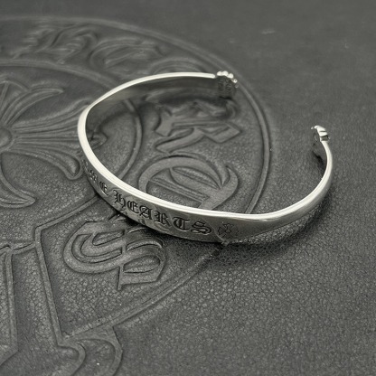 クロムハーツ「Chrome Hearts」Vintage Logo Cuff Bracelet (Adjustable)