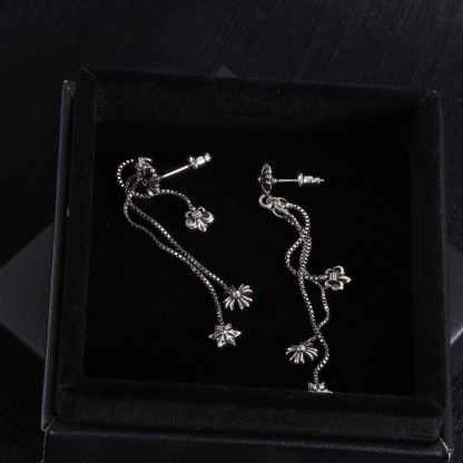 クロムハーツ「Chrome Hearts」クロムハーツ フリンジピアス S925 ピアス
