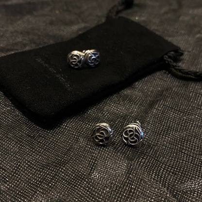 クロムハーツ「Chrome Hearts」クロムハーツ ローズフラワーピアス S925 ピアス