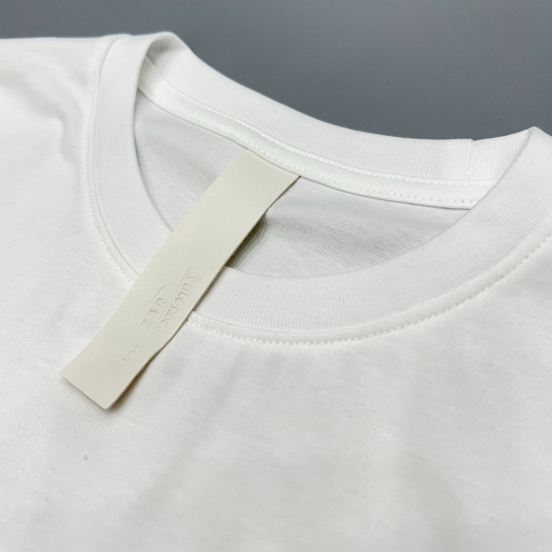 クロムハーツ「Chrome Hearts」スパンコールサンスクリット スタッドTシャツ
