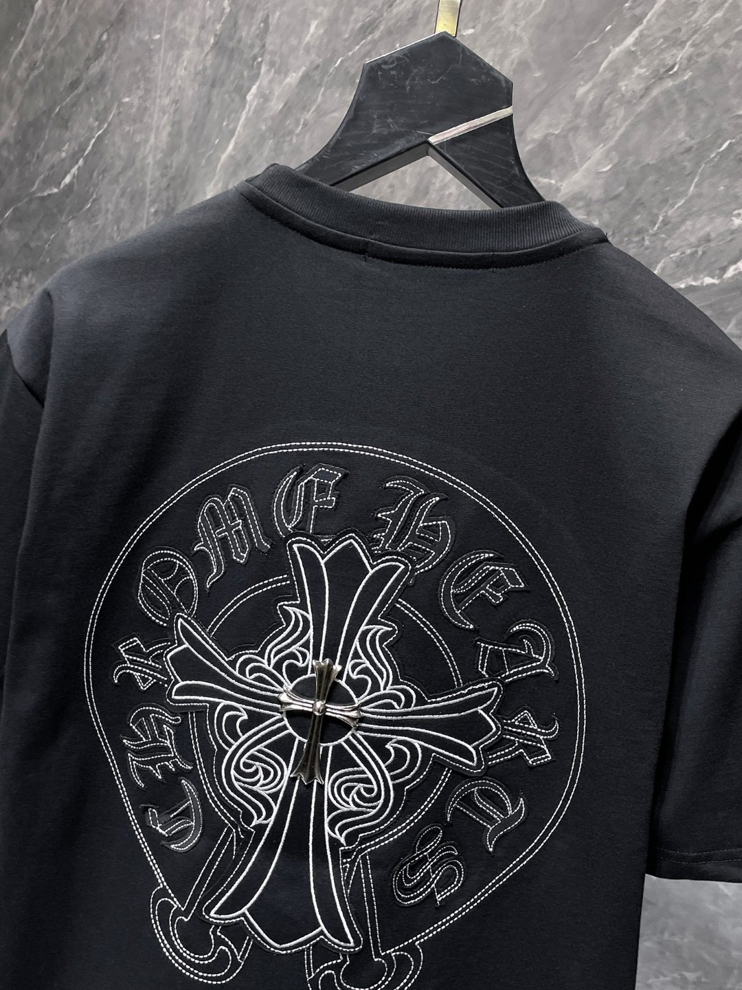 クロムハーツ「Chrome Hearts」クロスホースシュー サンスクリットTシャツ