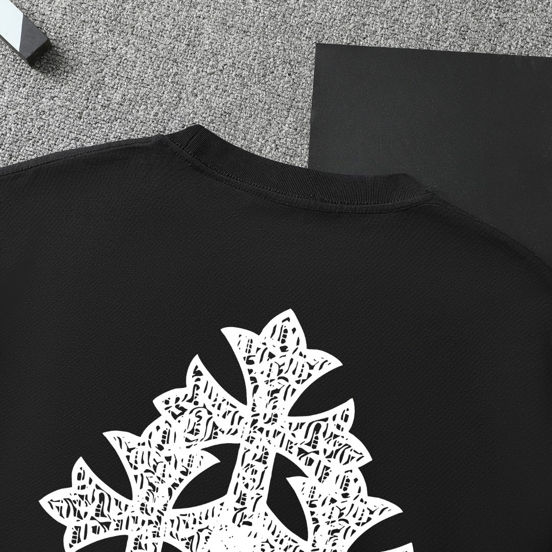 クロムハーツ「Chrome Hearts」ミニマルロゴTシャツ