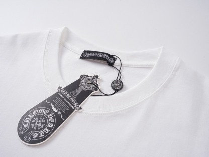 クロムハーツ「Chrome Hearts」サンスクリットクロスTシャツ-ISETAN PRESTIGE CURATED
