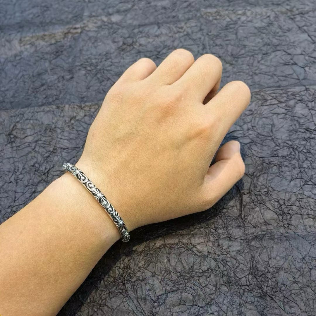 クロムハーツ「Chrome Hearts」Vintage Cross Cuff Bracelet