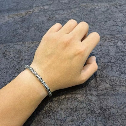 クロムハーツ「Chrome Hearts」Vintage Cross Cuff Bracelet