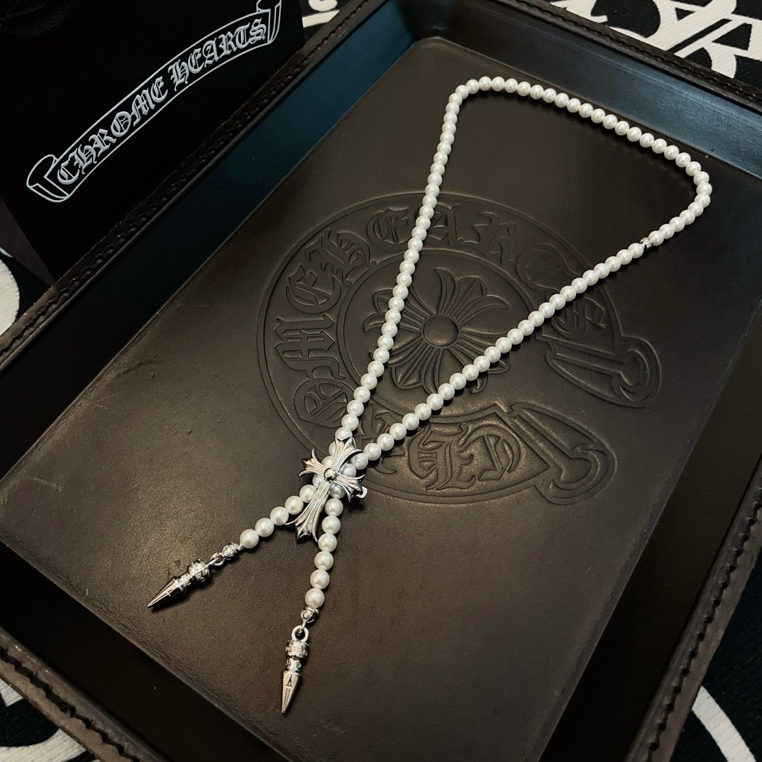 クロムハーツ「Chrome Hearts」ゴシッククロス＆パール ペンダントネックレス