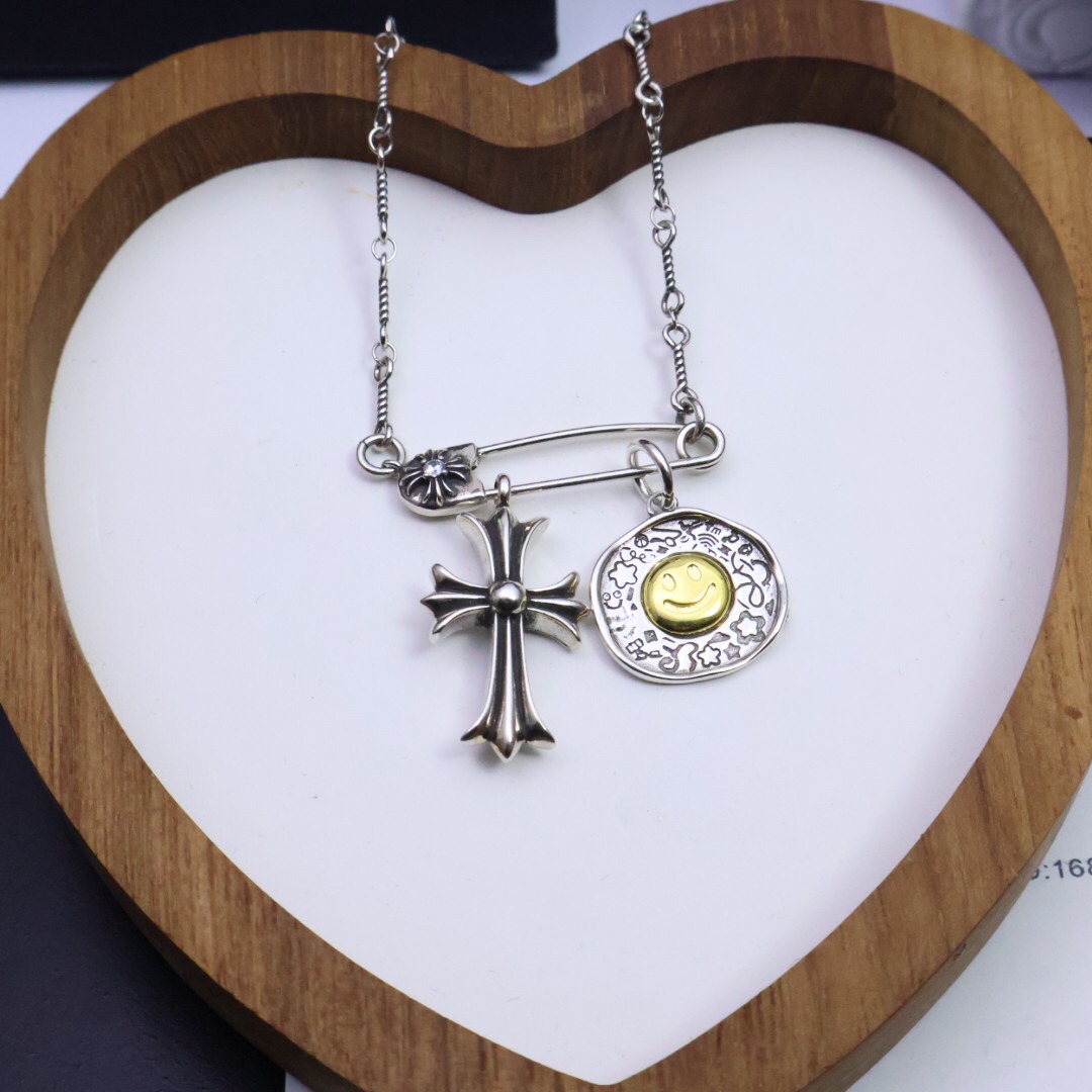 クロムハーツ「Chrome Hearts」ソーンクロス ブローチチェーンネックレス