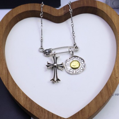 クロムハーツ「Chrome Hearts」ソーンクロス ブローチチェーンネックレス