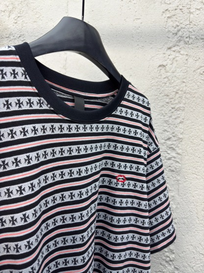 クロムハーツ「Chrome Hearts」ストライプ オールオーバープリント Tシャツ