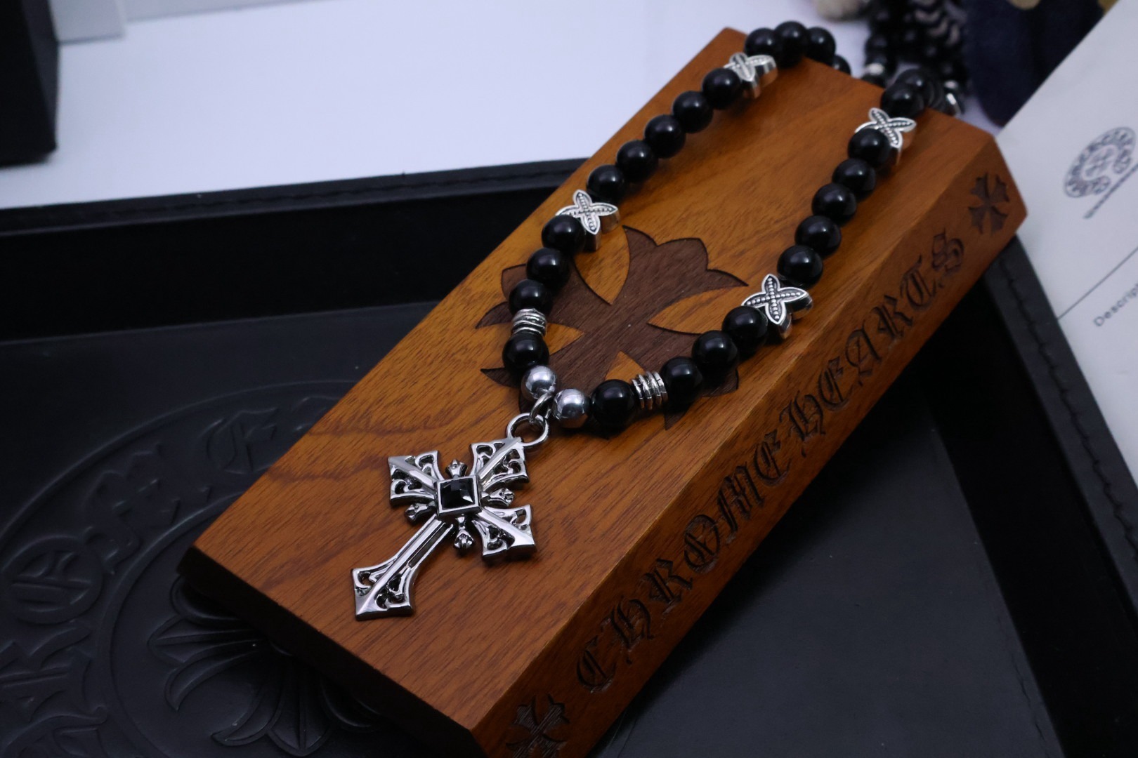 クロムハーツ「Chrome Hearts」ブラックビーズクロス ペンダントネックレス