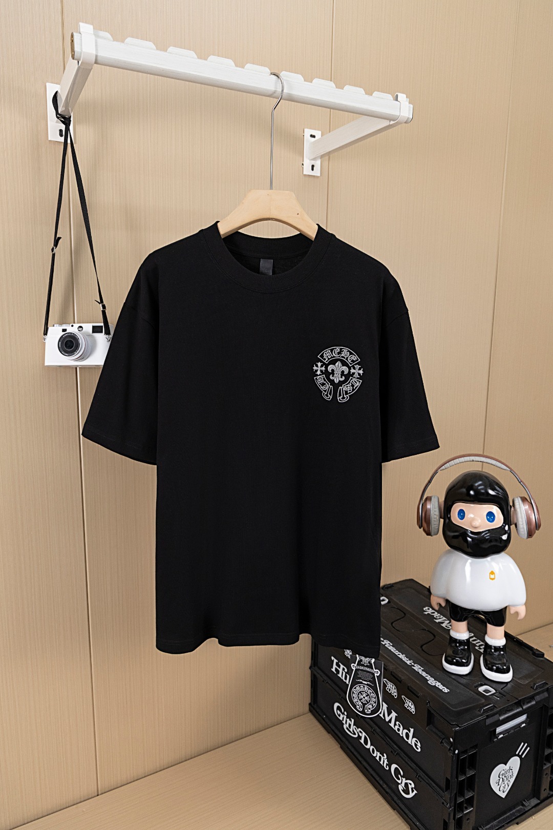 クロムハーツ「Chrome Hearts」サンスクリットクロス ディストレスドTシャツ