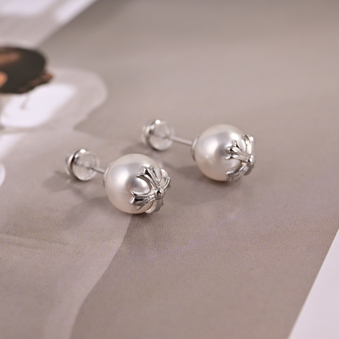 クロムハーツ「Chrome Hearts」クロムハーツ フルダイヤモンドクロスピアス 18K WG ピアス