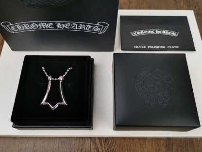 クロムハーツ「Chrome Hearts」トライデントペンダントネックレス