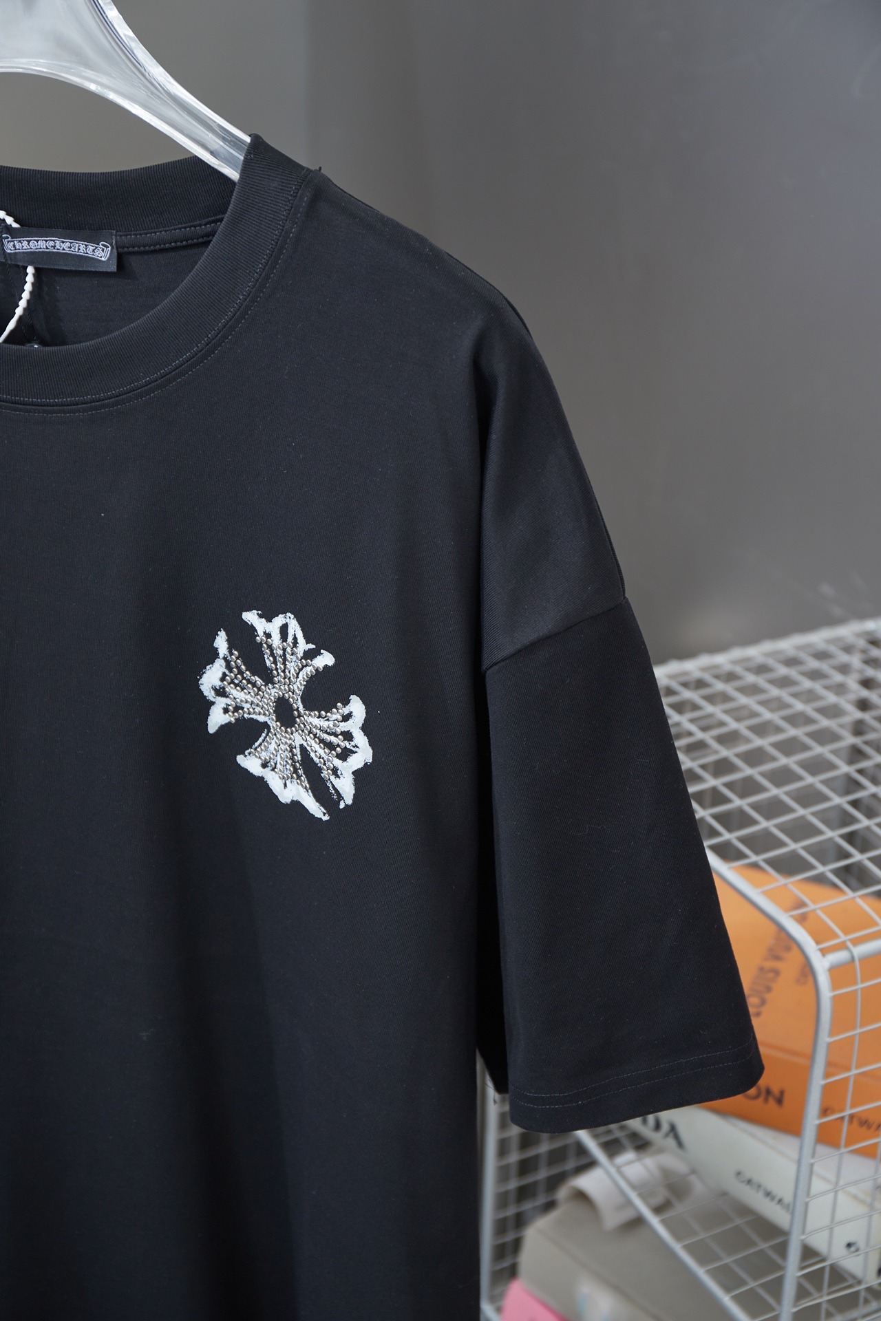 クロムハーツ「Chrome Hearts」プリント&ストーンTシャツ