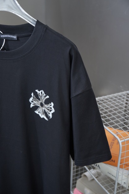 クロムハーツ「Chrome Hearts」プリント&ストーンTシャツ
