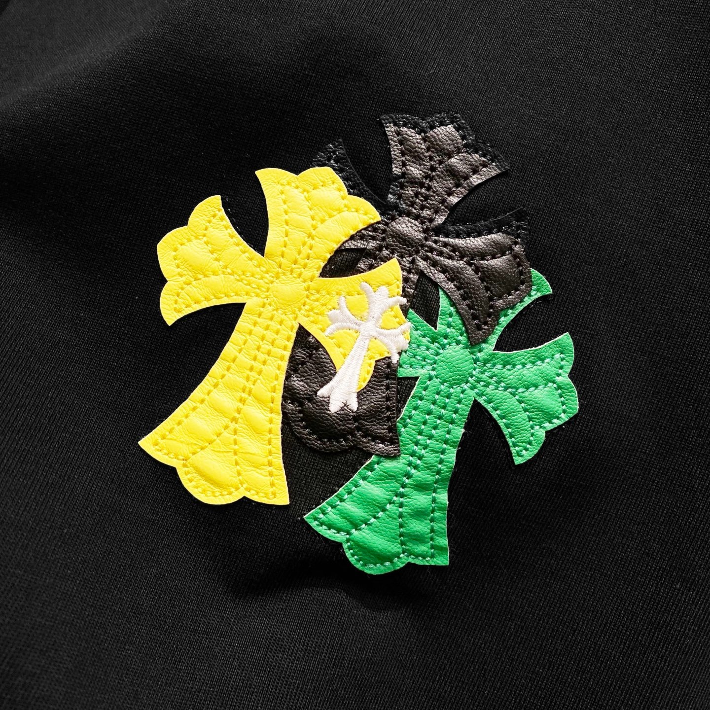 クロムハーツ「Chrome Hearts」レザー&サンスクリットTシャツ