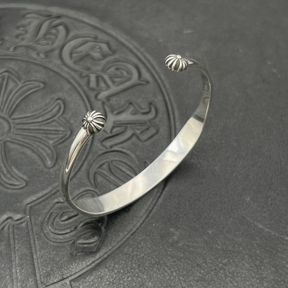 クロムハーツ「Chrome Hearts」Vintage Logo Cuff Bracelet (Adjustable)