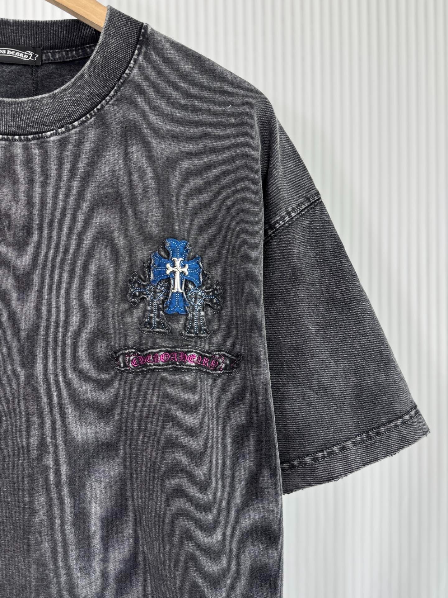 クロムハーツ「Chrome Hearts」ホースシュー＆クロス アプリケTシャツ