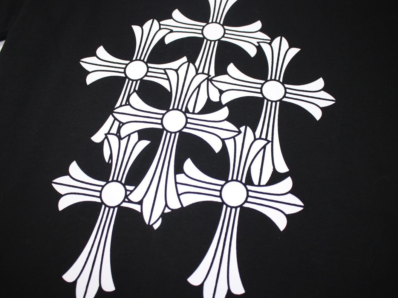 クロムハーツ「Chrome Hearts」クロスプリントTシャツ