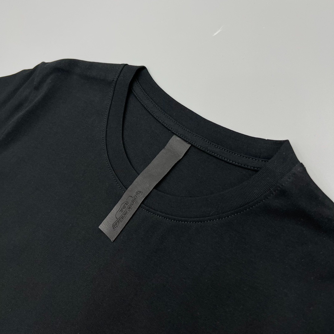 クロムハーツ「Chrome Hearts」スパンコールサンスクリット スウェードパッチTシャツ