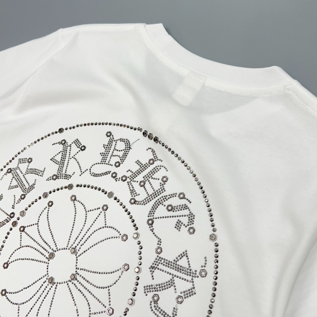 クロムハーツ「Chrome Hearts」スパンコールサンスクリット スタッドTシャツ