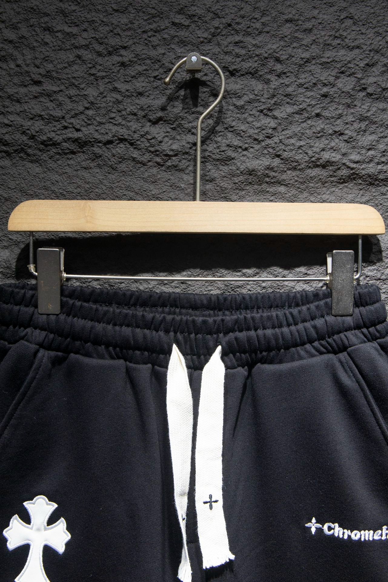 クロムハーツ「Chrome Hearts」ヴィンテージウォッシュ エンブロイダリー カーゴショーツ