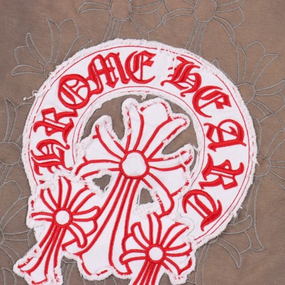 クロムハーツ「Chrome Hearts」レッドクロス ディストレスドTシャツ