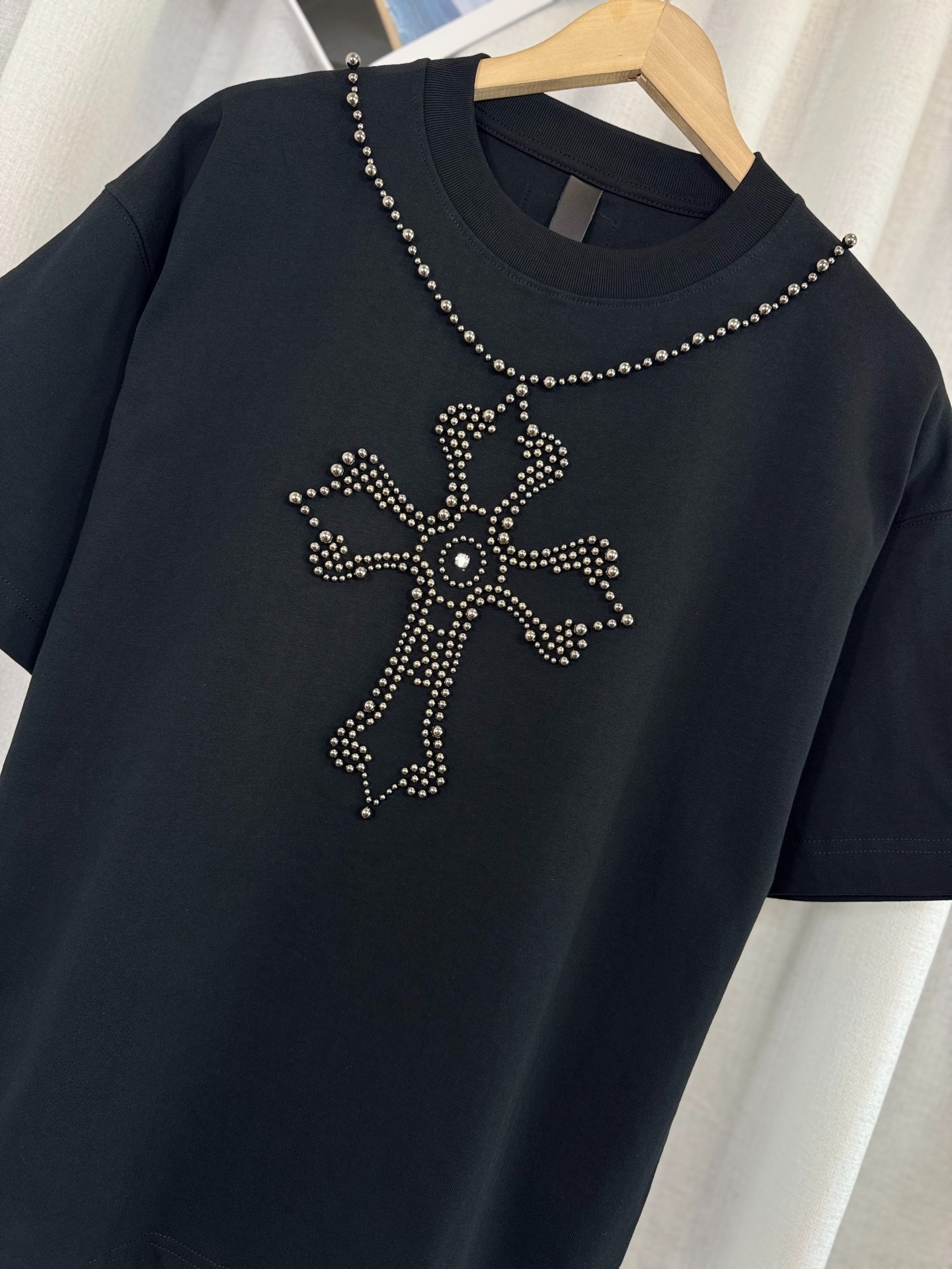 クロムハーツ「Chrome Hearts」ホースシュー＆クロス パールプリント Tシャツ