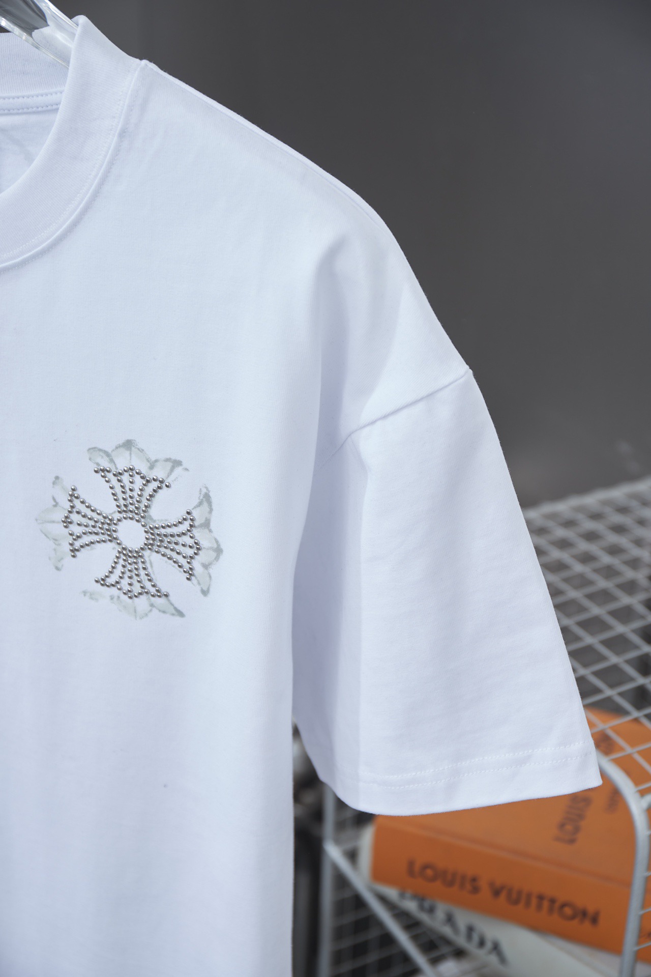 クロムハーツ「Chrome Hearts」プリント&ストーンTシャツ