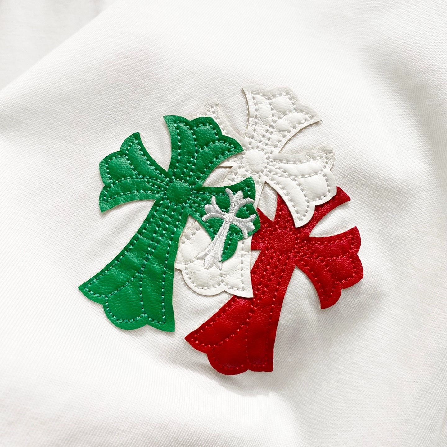 クロムハーツ「Chrome Hearts」レザー&サンスクリットTシャツ