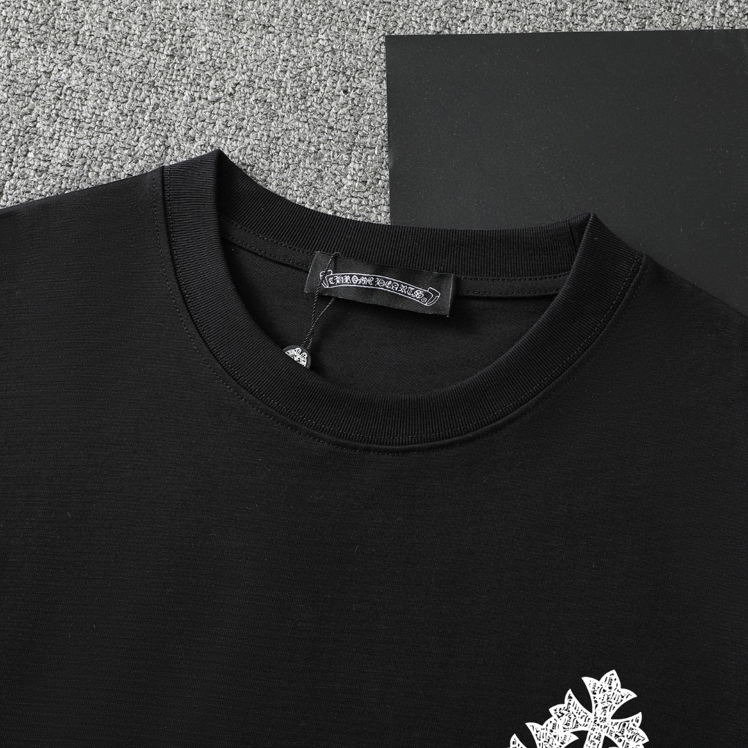 クロムハーツ「Chrome Hearts」ミニマルロゴTシャツ