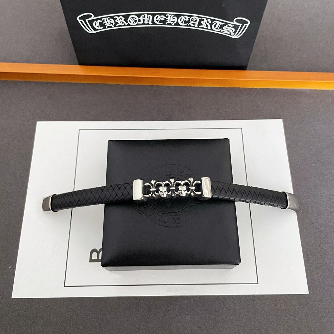 クロムハーツ「Chrome Hearts」Vintage Fleur-de-Lis Leather Bracelet
