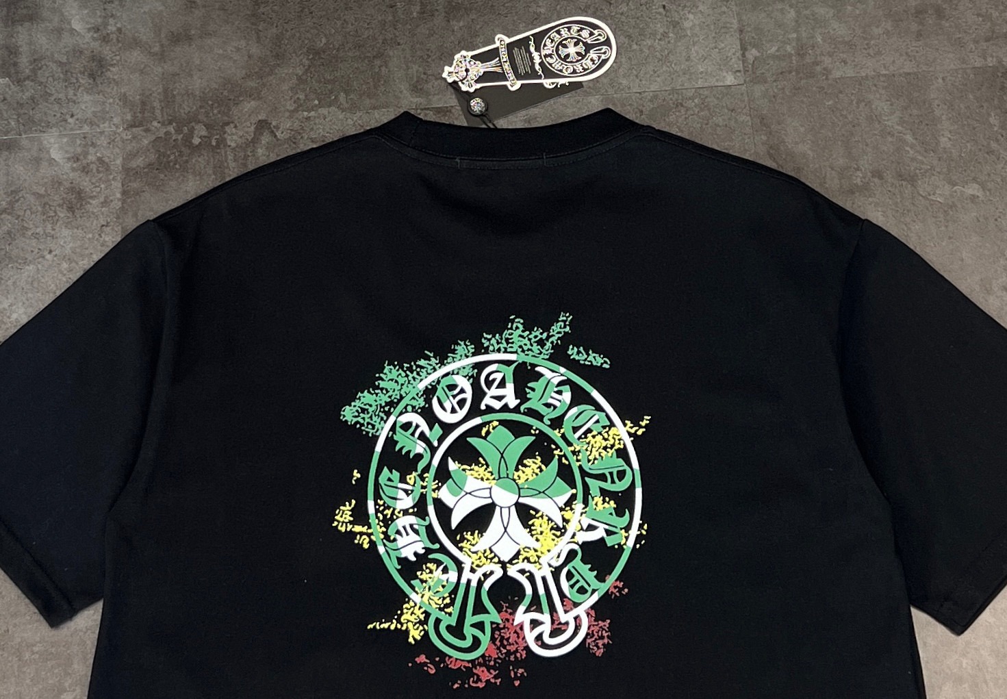 クロムハーツ「Chrome Hearts」シグネチャークロス プリントTシャツ
