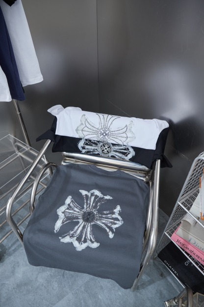 クロムハーツ「Chrome Hearts」プリント&ストーンTシャツ