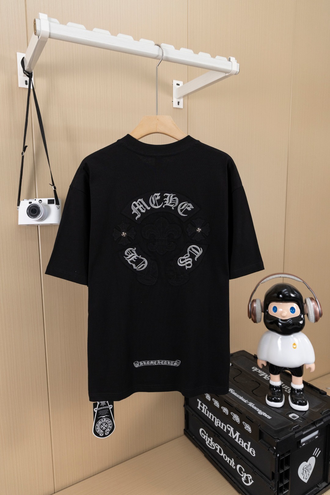 クロムハーツ「Chrome Hearts」サンスクリットクロス ディストレスドTシャツ