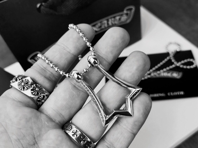 クロムハーツ「Chrome Hearts」トライデントペンダントネックレス