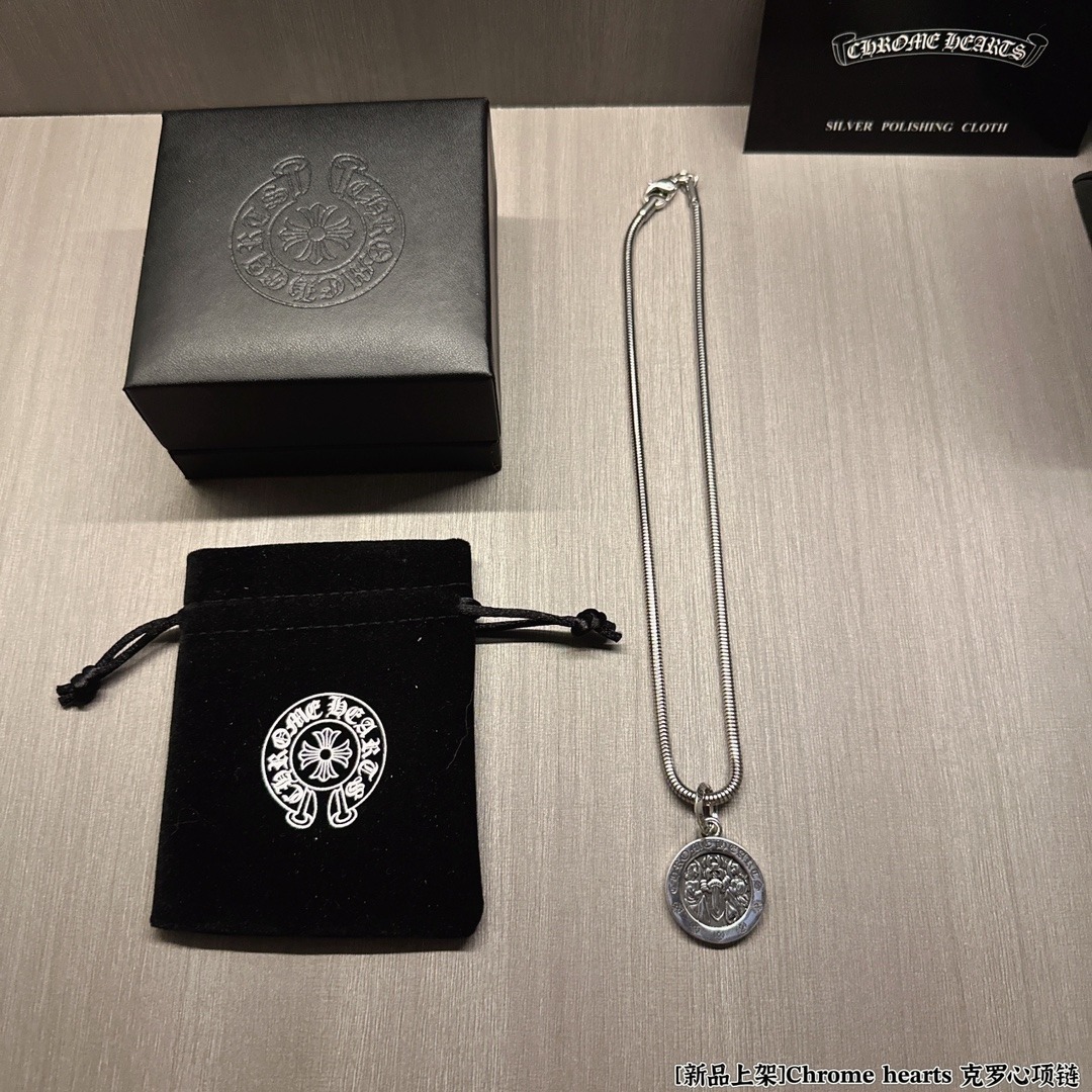 クロムハーツ「Chrome Hearts」ヴィンテージクロス＆フラワーネックレス（ユニセックスコレクション）
