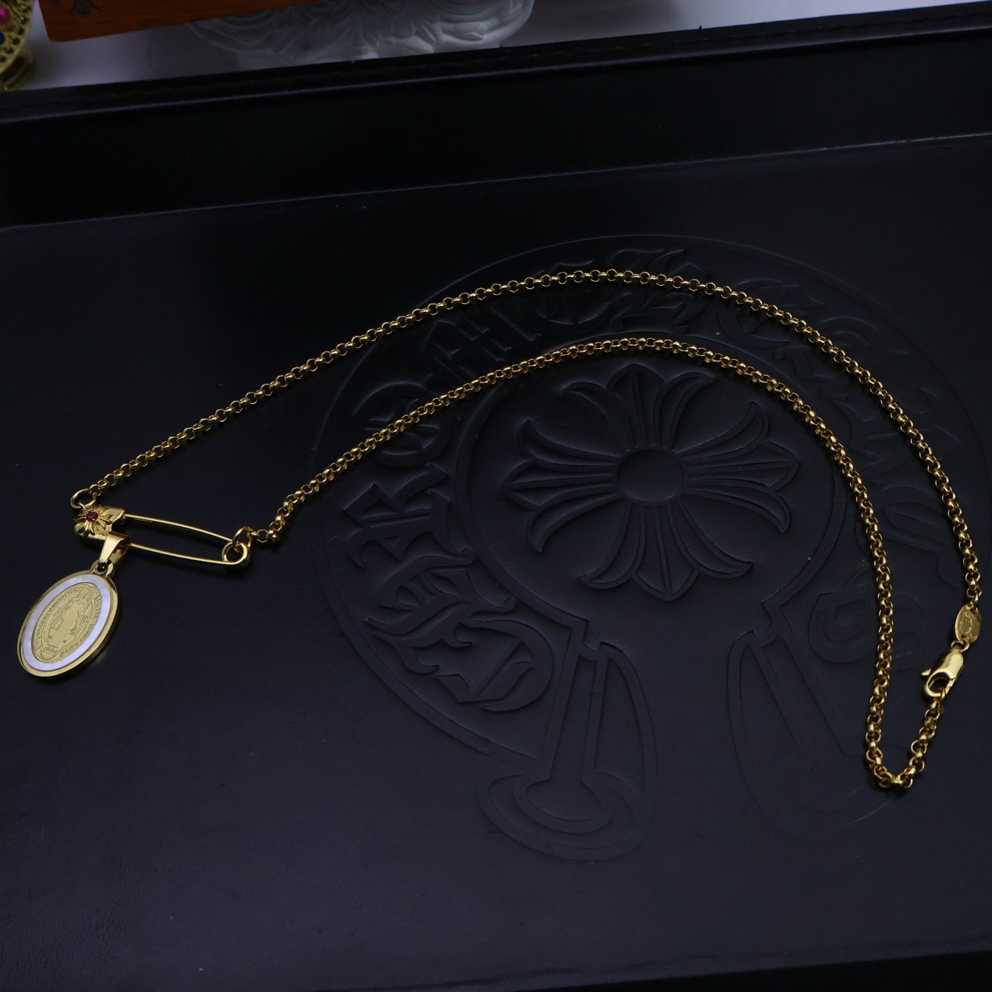 クロムハーツ「Chrome Hearts」エッジークロスフラワー デュアルウェアネックレス