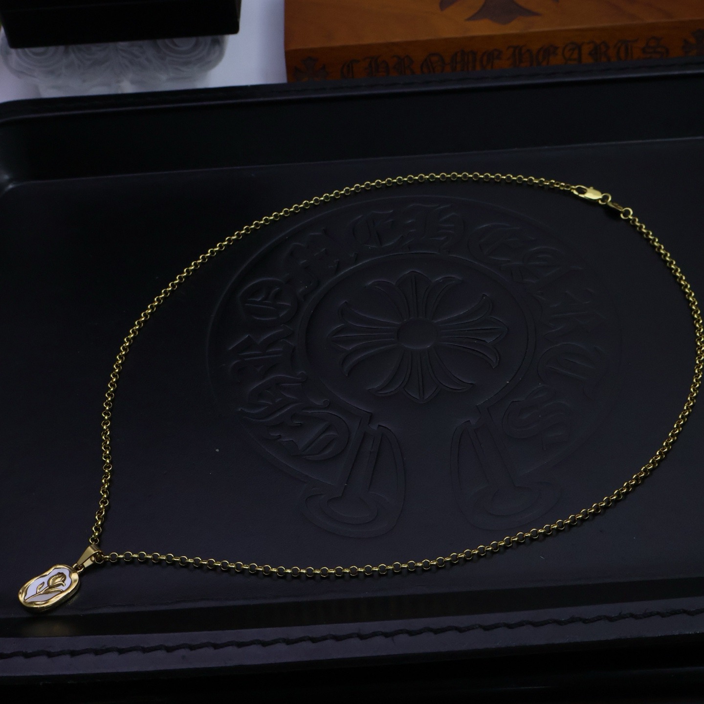 クロムハーツ「Chrome Hearts」ゴシッククロス＆フルール ペンダントネックレス