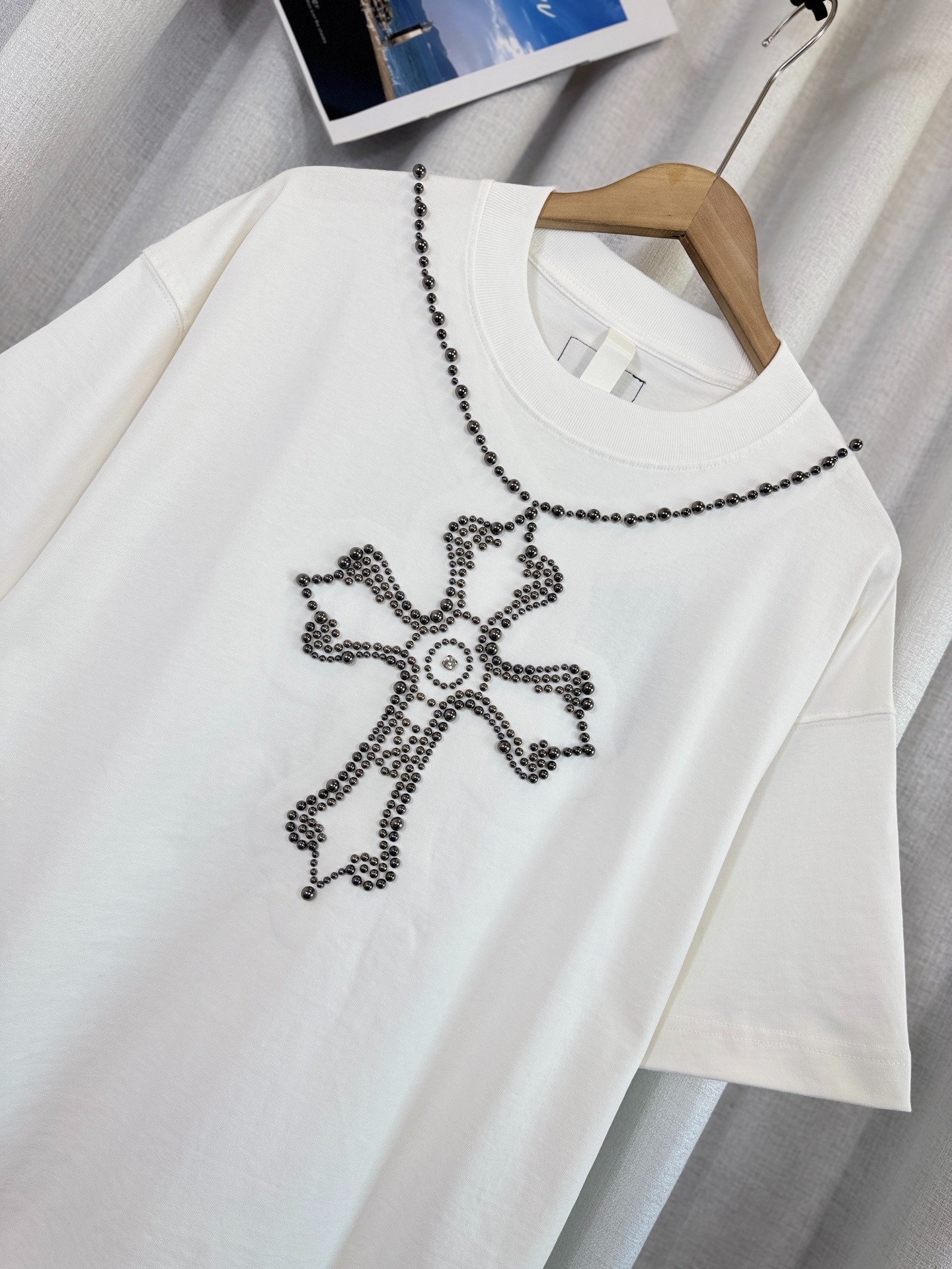 クロムハーツ「Chrome Hearts」ホースシュー＆クロス パールプリント Tシャツ