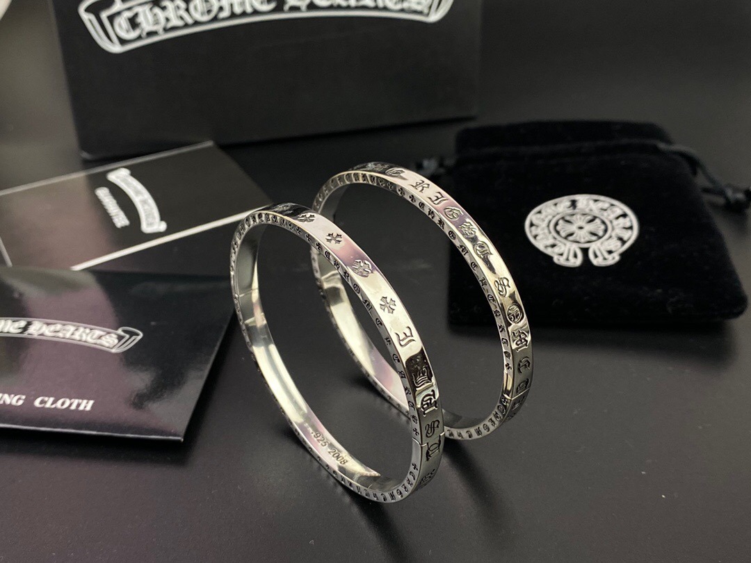 クロムハーツ「Chrome Hearts」Engraved Bangle (Size 19)
