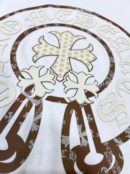 クロムハーツ「Chrome Hearts」プレミアムロゴTシャツ