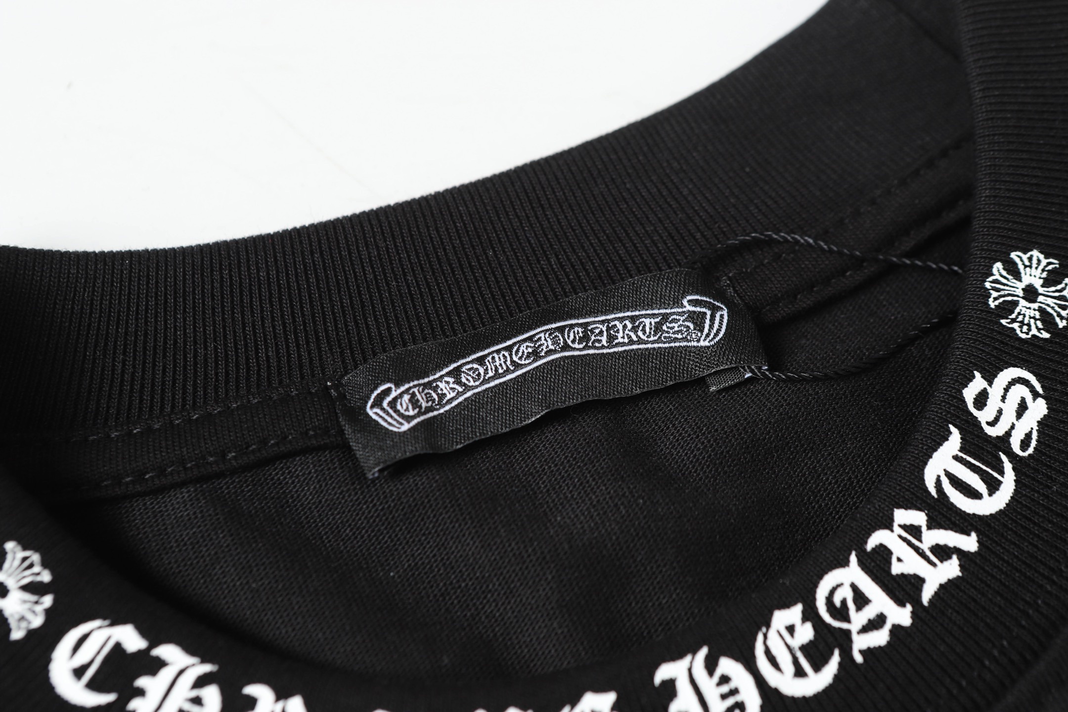 クロムハーツ「Chrome Hearts」サンスクリットロゴ ポケットTシャツ