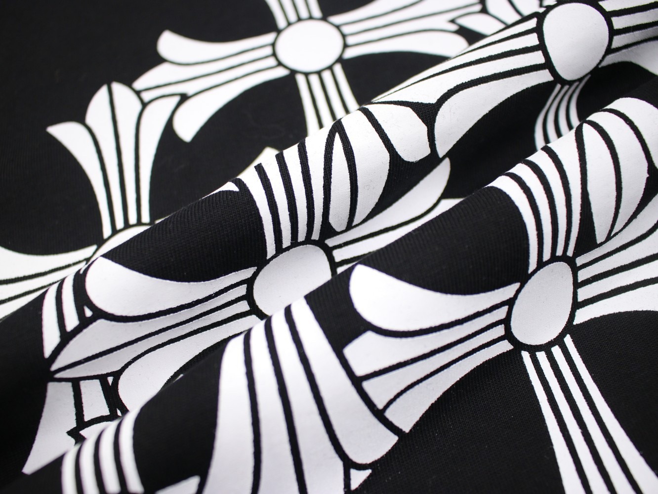 クロムハーツ「Chrome Hearts」クロスプリントTシャツ