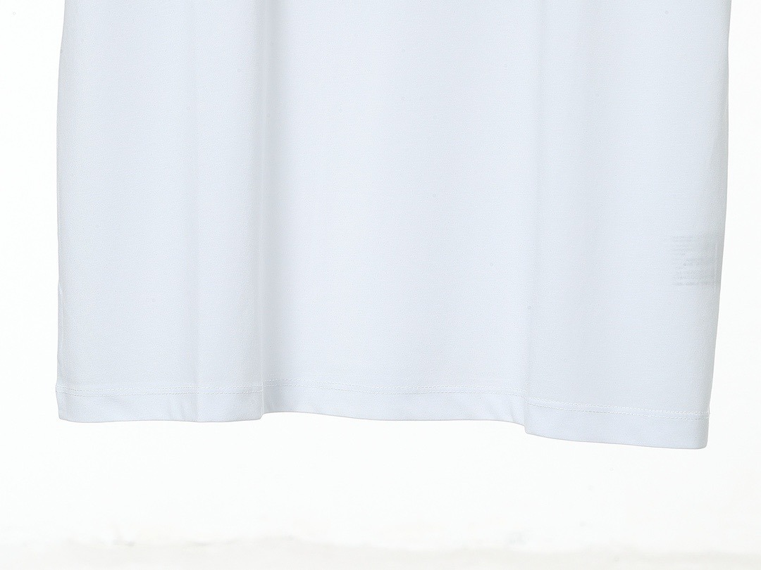 クロムハーツ「Chrome Hearts」ミニマルロゴ プリントTシャツ