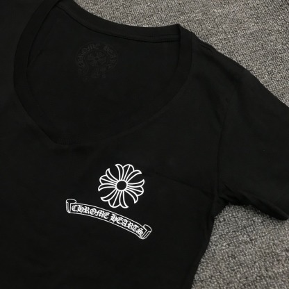 クロムハーツ「Chrome Hearts」レディース Vネック シグネチャーTシャツ