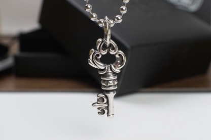 クロムハーツ「Chrome Hearts」キー＆ハートロック ペンダントネックレス