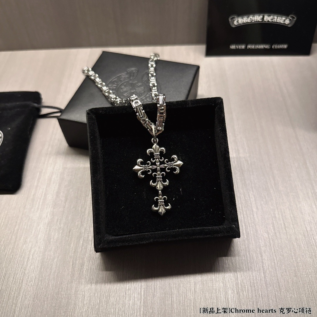 クロムハーツ「Chrome Hearts」ヴィンテージクロスフラワーネックレス