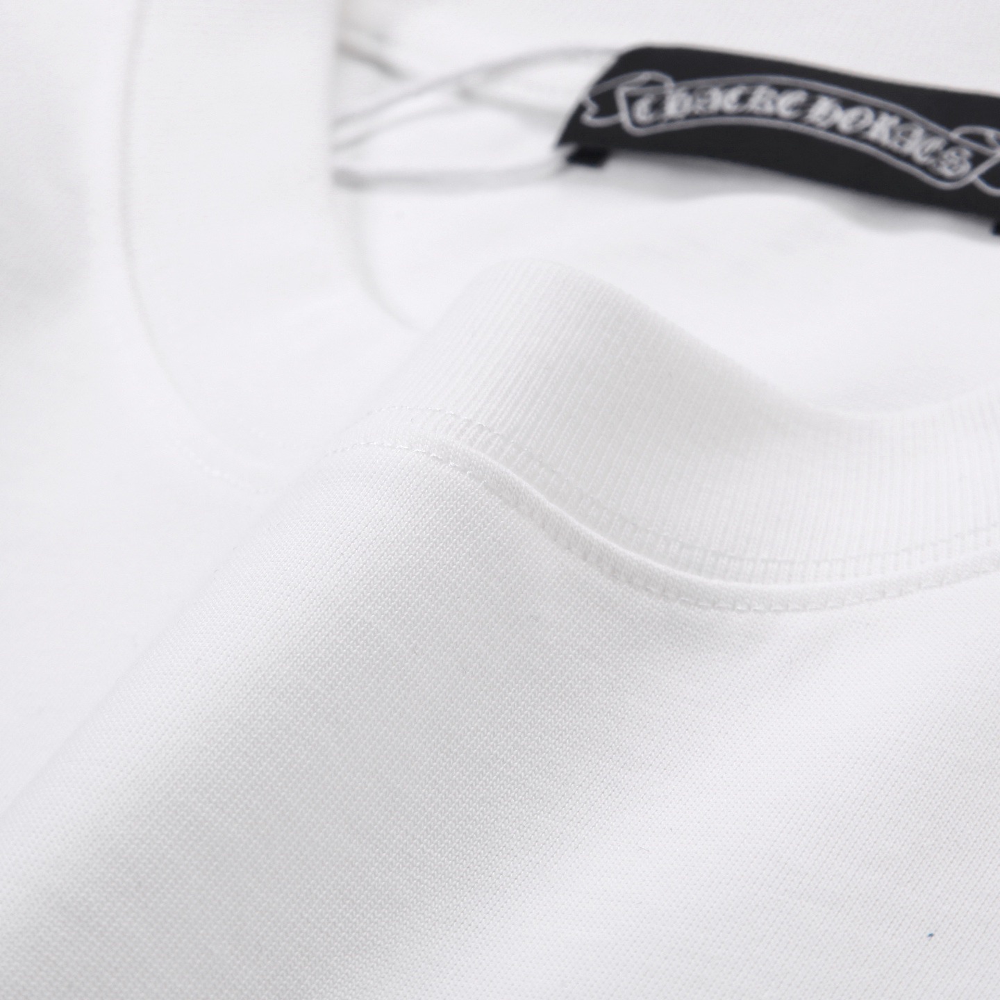 クロムハーツ「Chrome Hearts」スネークイヤーコレクション Tシャツ