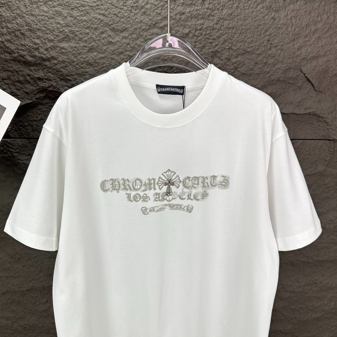クロムハーツ「Chrome Hearts」メタルクロス ルーンロゴTシャツ